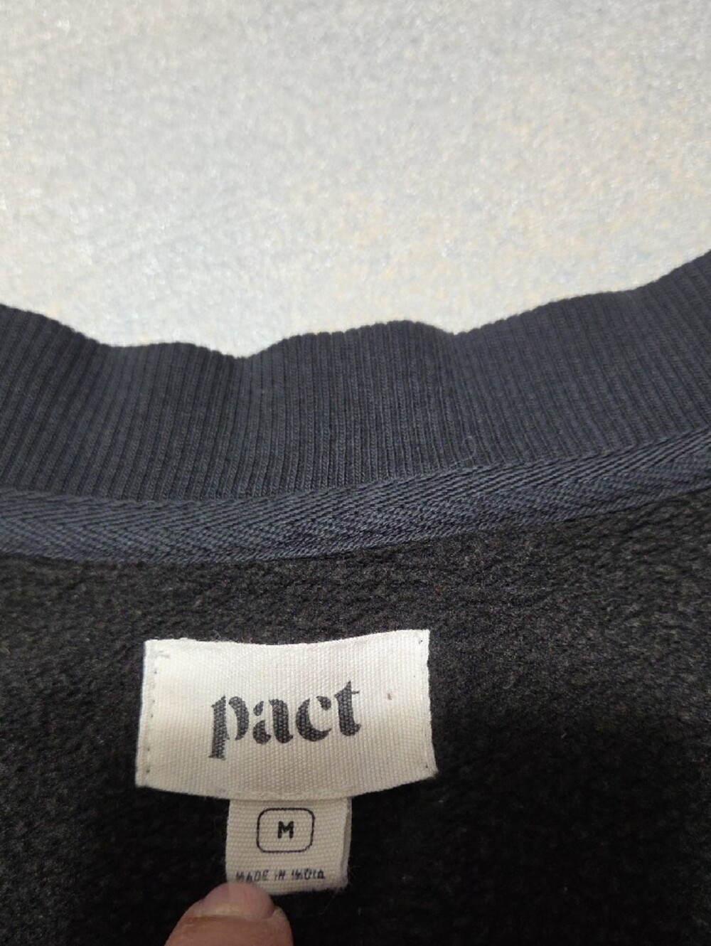 Pact Women's Black V-Neck Sweatshirt Cropped - Picture 2 of 8